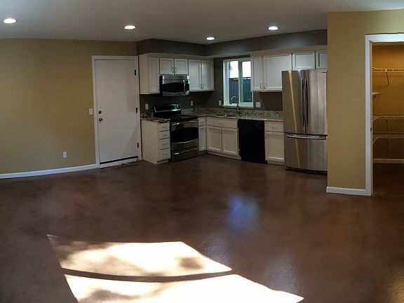 Downstairs 1 bdrm apartment