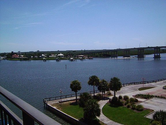3rd image of 101 N Riverside Dr #7110