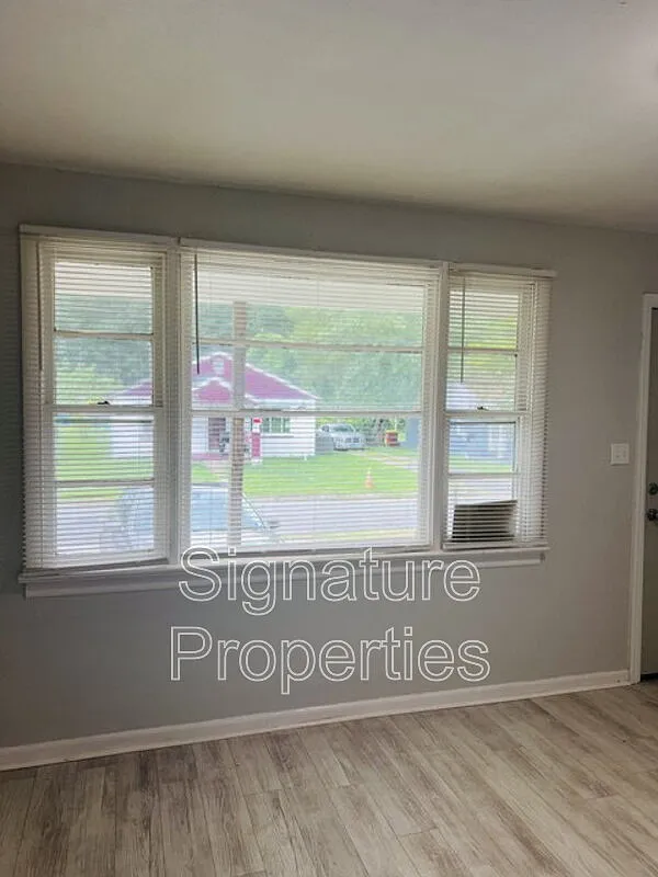 2 bed, 1.0 bath, $1,000 — Photo 4