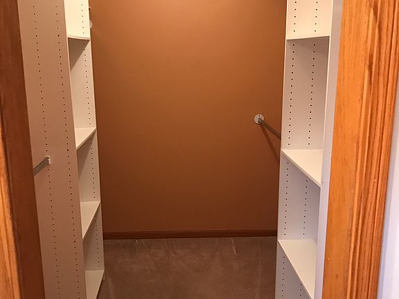 Master bdrm walk in closet