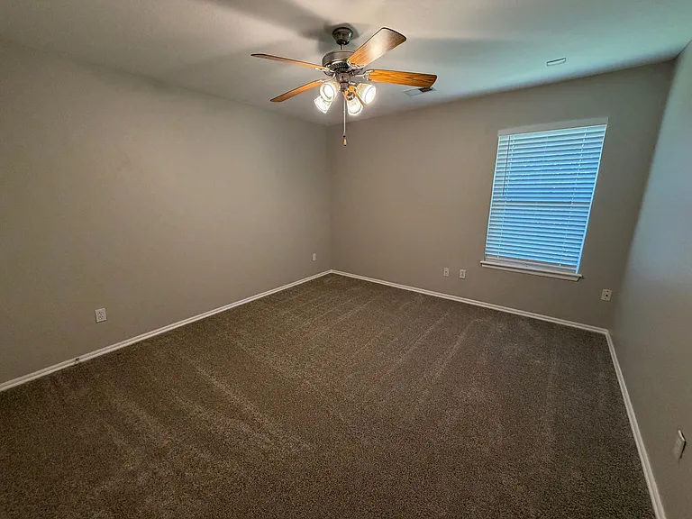 411 S Pointe Ln — Photo 10