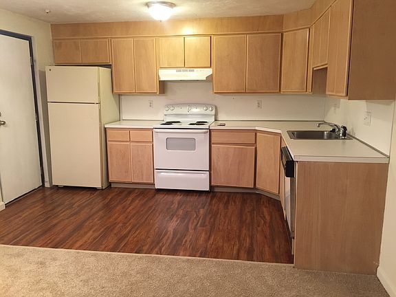 Updated flooring & finishes