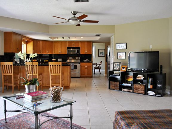 Family Room, opens into kitchen