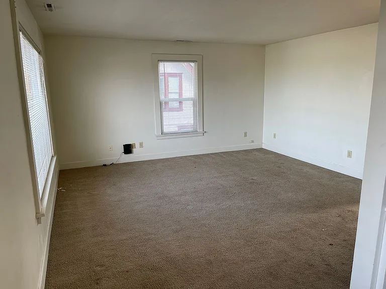 1012 N K St — Photo 8