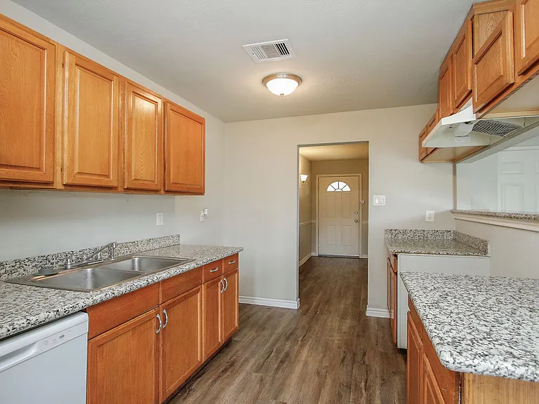 17626 Bullis Gap Dr — Photo 11