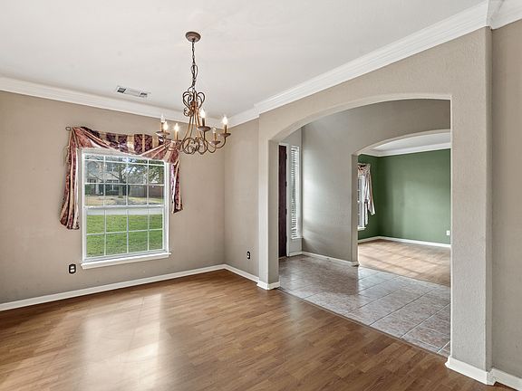 3rd image of 2103 Speidel Dr