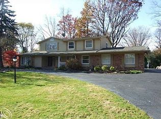 5179 Corners Dr, West Bloomfield, MI 48322