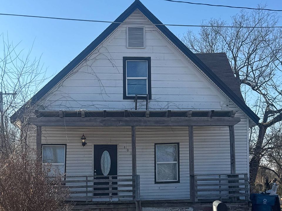1st image of 1015 N D St