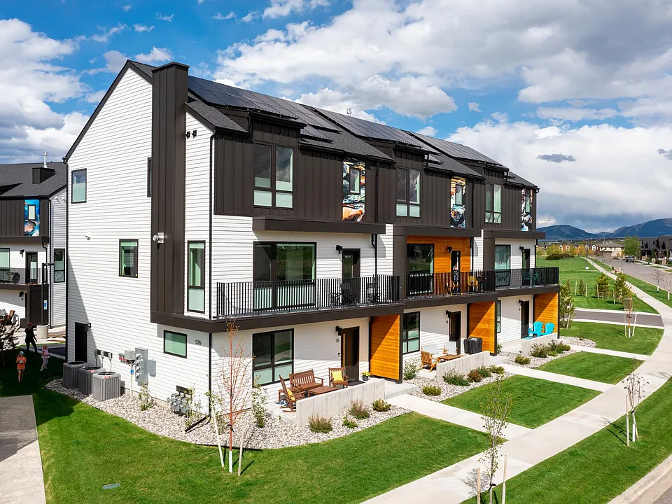 576 Enterprise Blvd #35