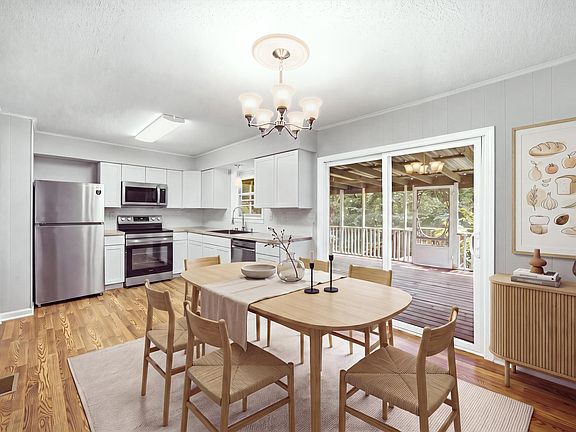 2nd image of 1032 Hillcrest Rd