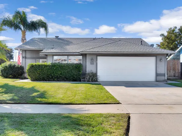 885 Rosewood Ln, Lemoore, CA 93245