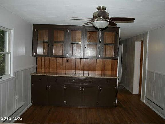 3rd image of 1301 Clagett Dr