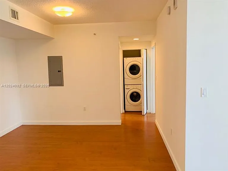 601 NE 23rd St #804 — Photo 7