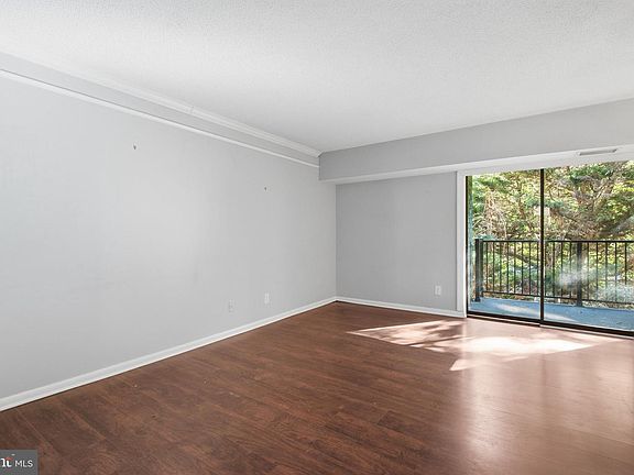 5th image of 2245 Castle Rock Sq APT 11C