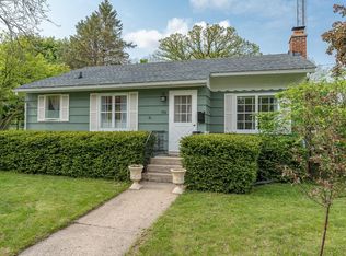 706 9th Ave, Baraboo, WI 53913