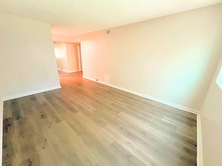 18912 Valley Cir #B — Photo 7