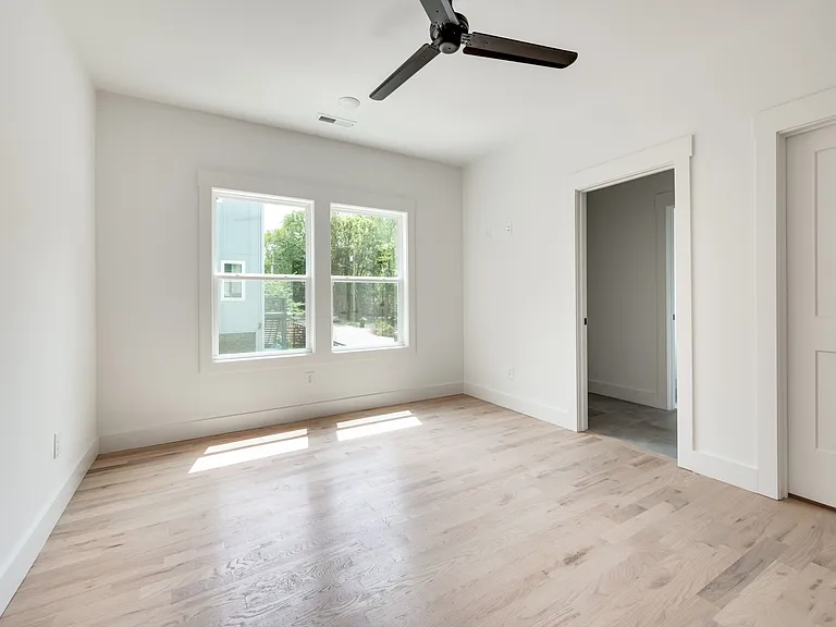 2430 Little Ave — Photo 26