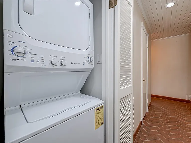 6329 Del Monte Dr #100 — Photo 25