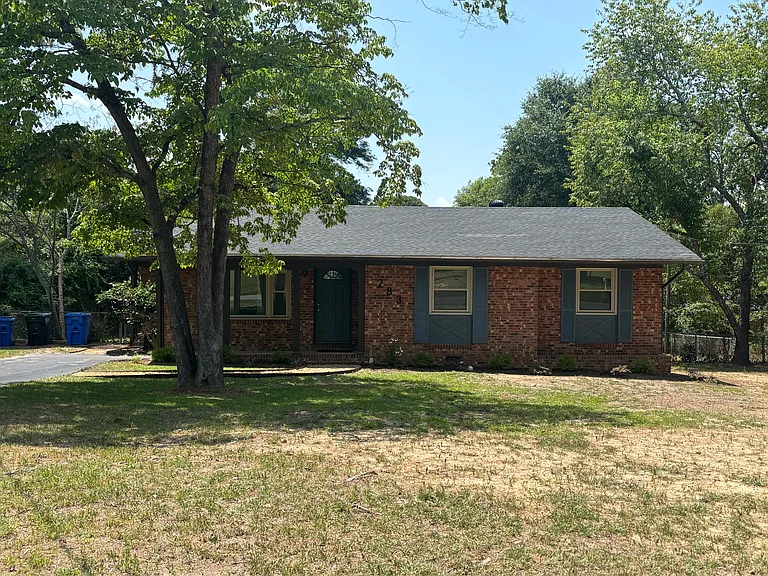 283 Channing Dr — Photo 1