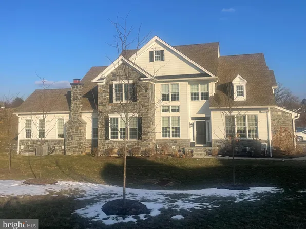 3813 Meadow View Farm Rd, Newtown Square, PA 19073