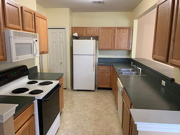 5th image of 16697 Carriage Way