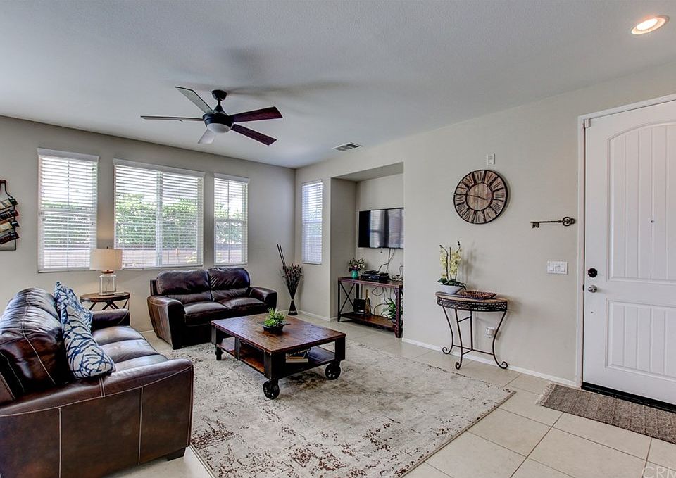 1st image of 42925 Calle Cristal