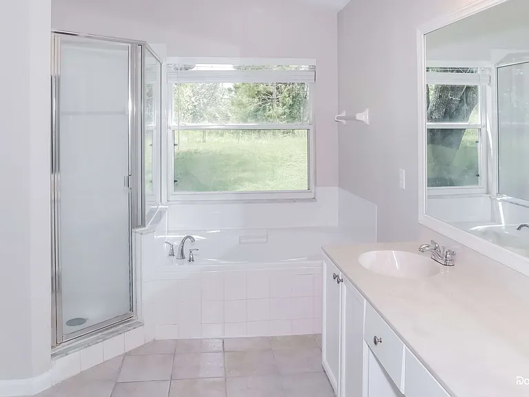 2544 Meadow Oaks Loop — Photo 12