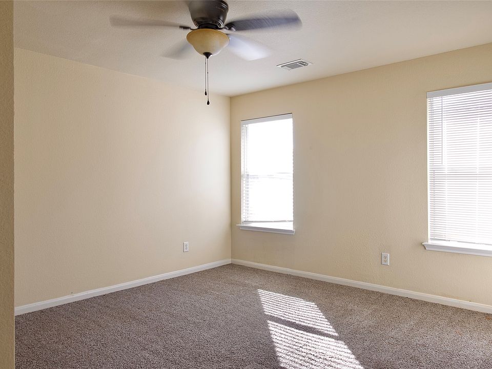 1st image of 3215 Cumberland Ct #3215