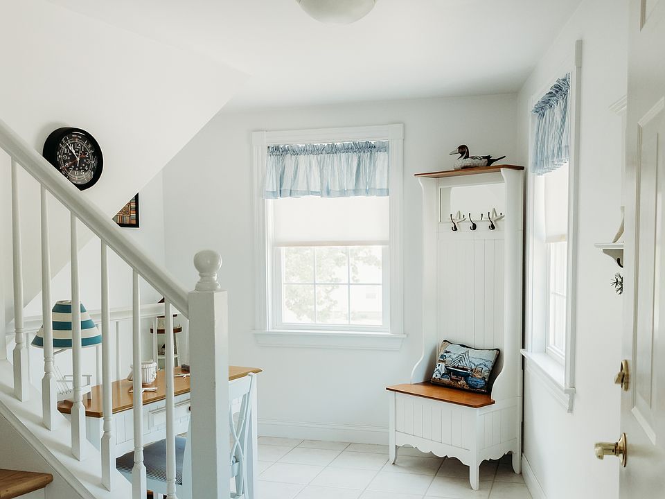 1st image of 133 W Grand Ave #2