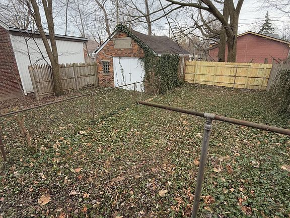 2nd image of 20910 Moross Rd