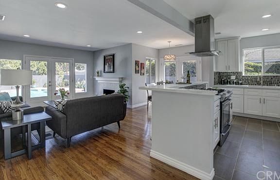 3rd image of 6413 E Cantel St