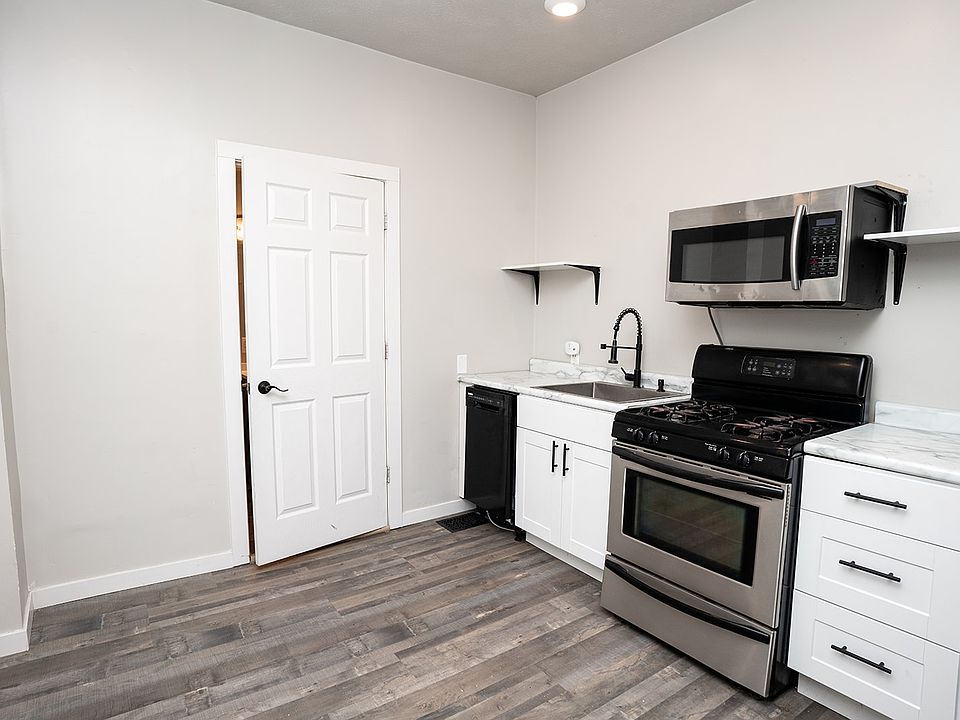 1st image of 840 S Ironwood Dr #4