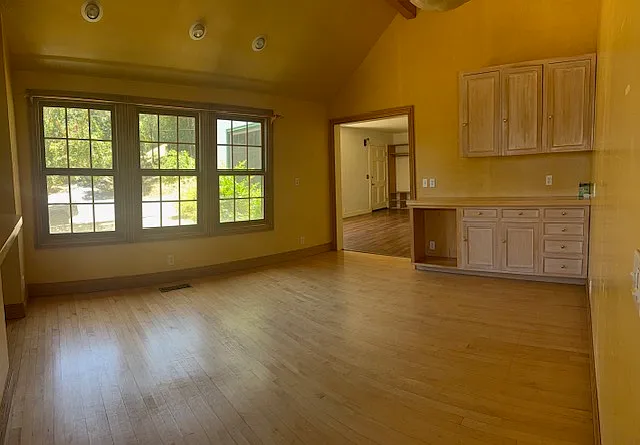598 Redwood Ave — Photo 16