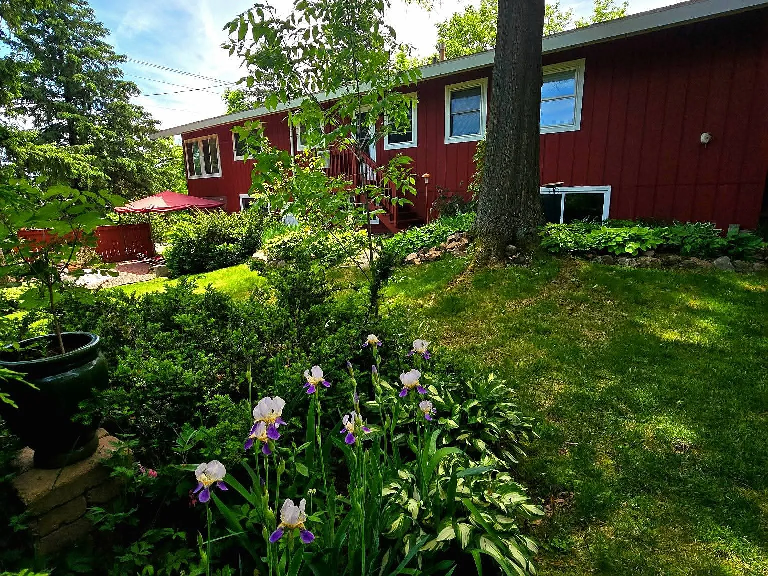 1102 Elm St — Photo 1
