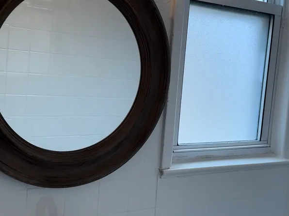 221 Riverview Place image 7 of 11