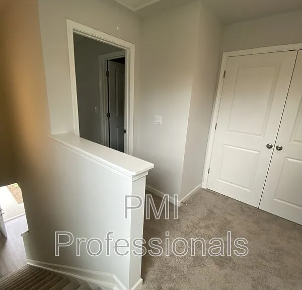 4140 Feetham Dr — Photo 9