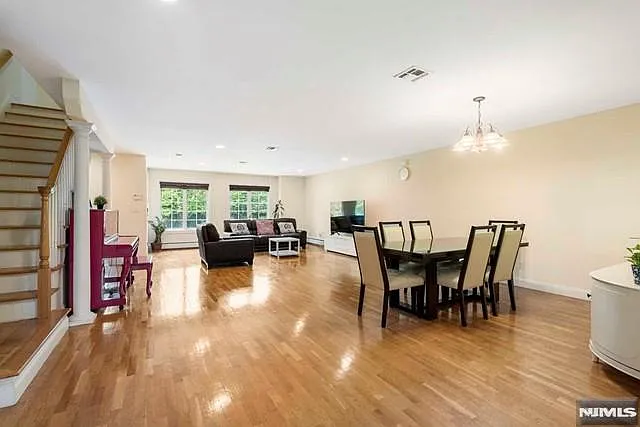 17 Skymark Ct — Photo 5