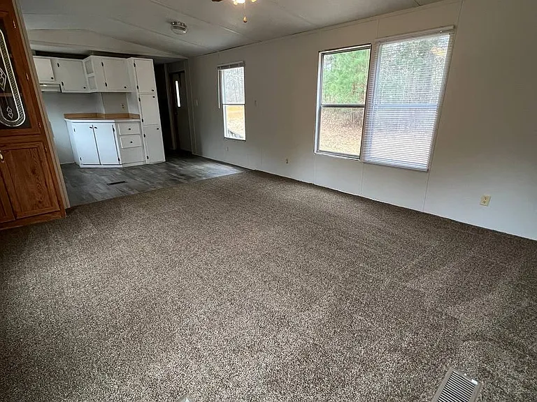 685 Julia St — Photo 13