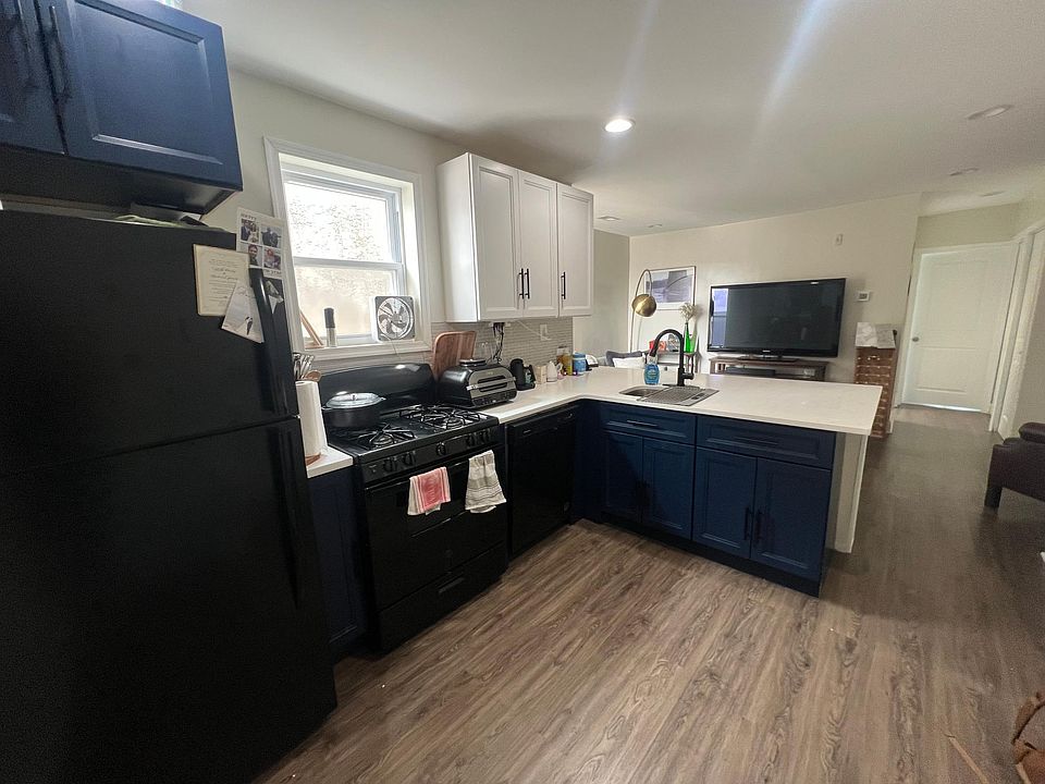1st image of 1525 E Moyamensing Ave #1
