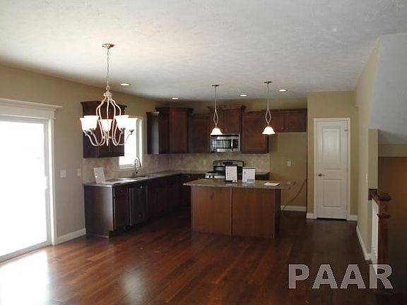 3rd image of 6902 N Ironwood St