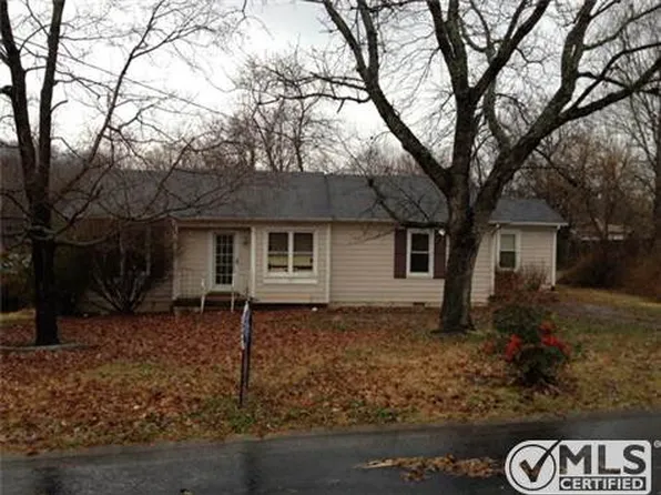1004 E Lake Ct, Nashville, TN 37214