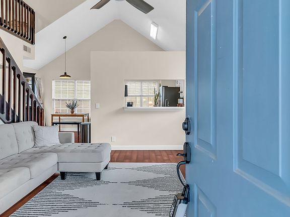 4th image of 5500 Knollcrest Ct