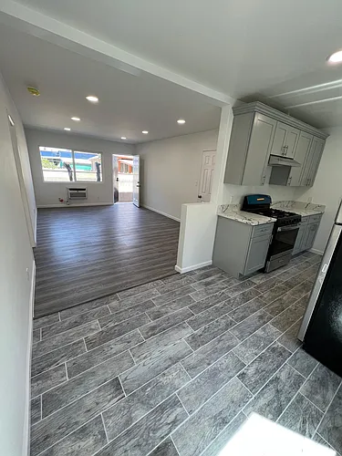 2333 S Mansfield Ave #2 Photo 1