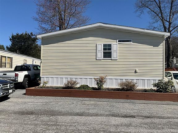 3rd image of 95 New  Hackensack Rd Road #29