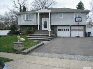 64 Harvest Ln, Commack, NY 11725