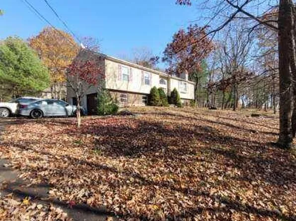 108 Aspen Dr, Milford, PA 18337