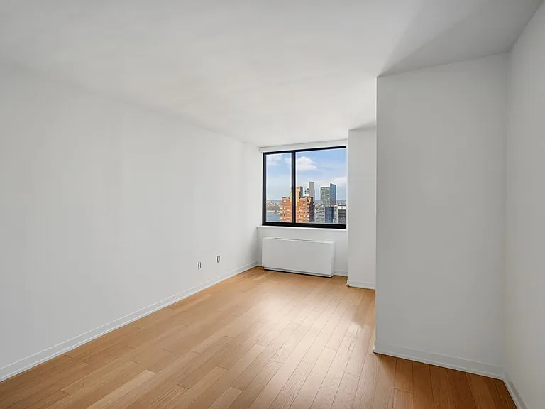 Columbus Cir #S33D — Photo 4