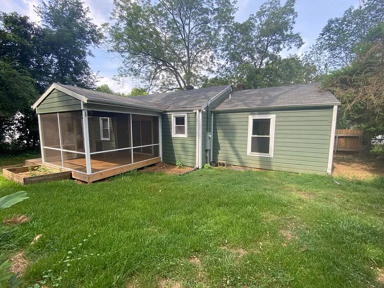 105 Sewanee Ave — Photo 19