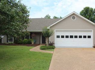 206 Hemlock Dr, Flowood, MS 39232