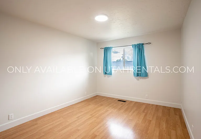 338 Cedarwood Dr — Photo 12